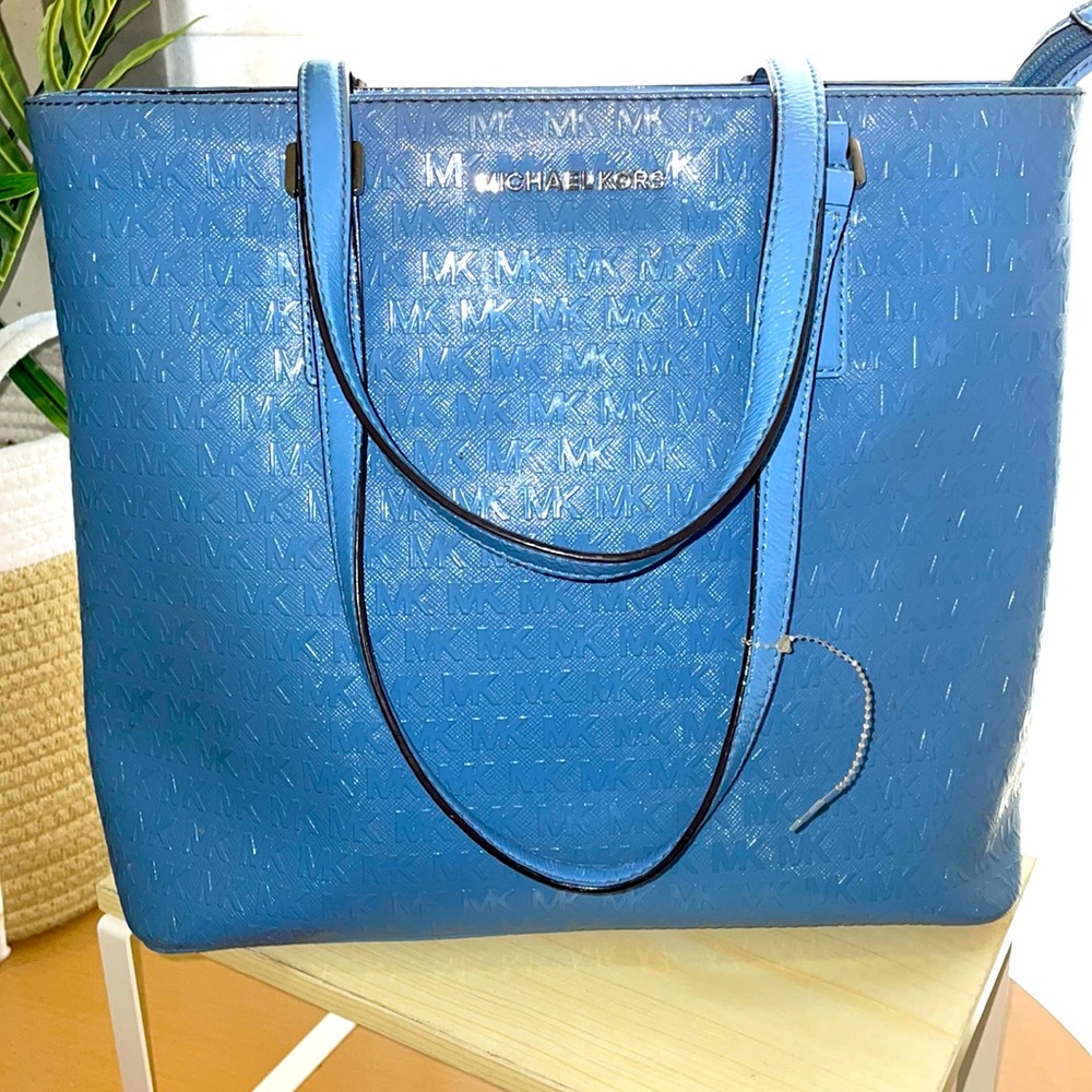 Hand bag